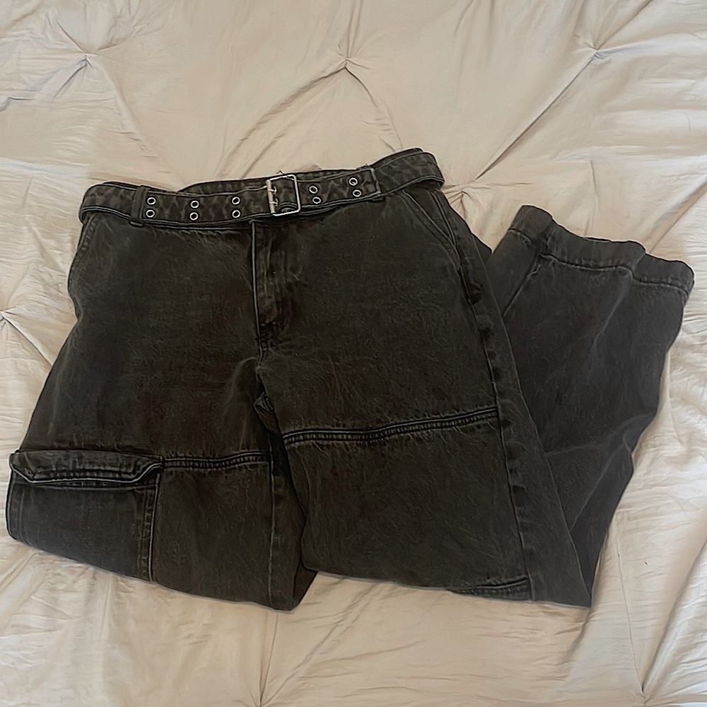 Forever 21 Black Cargo Pants With Belt- Size 29